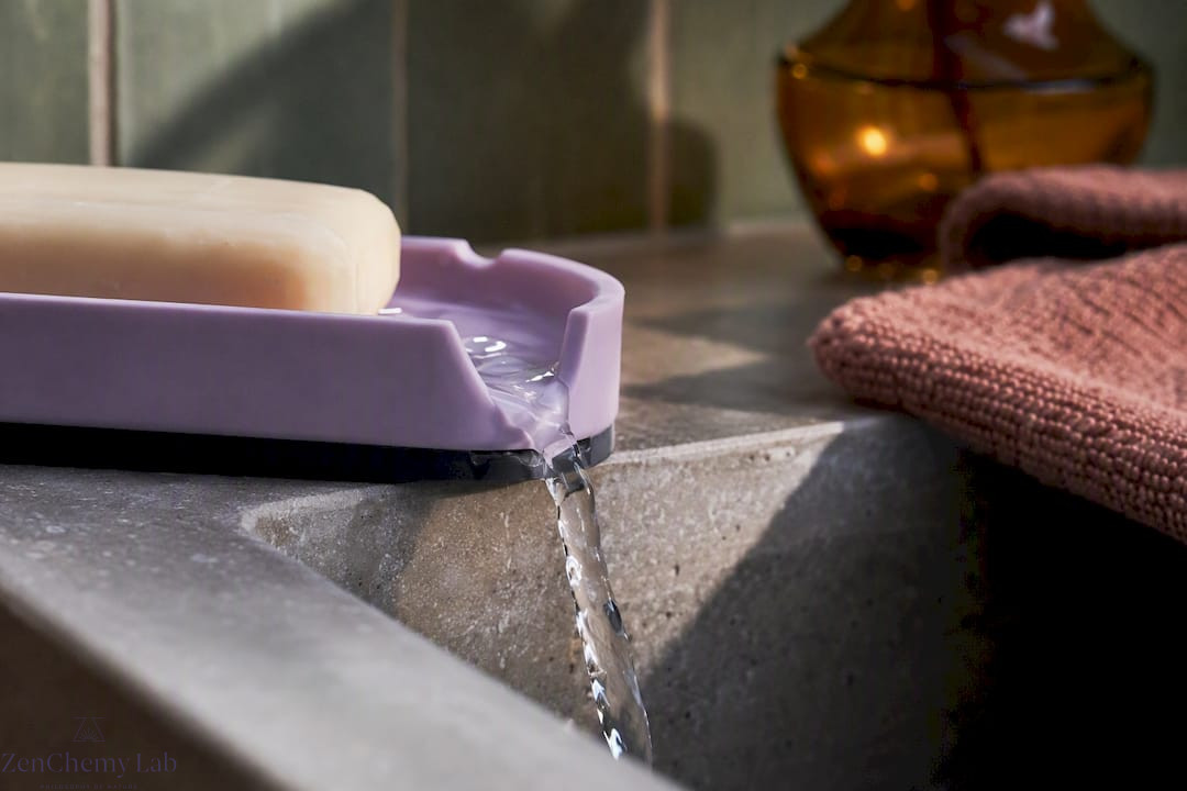 Water draining from a soap dish channel